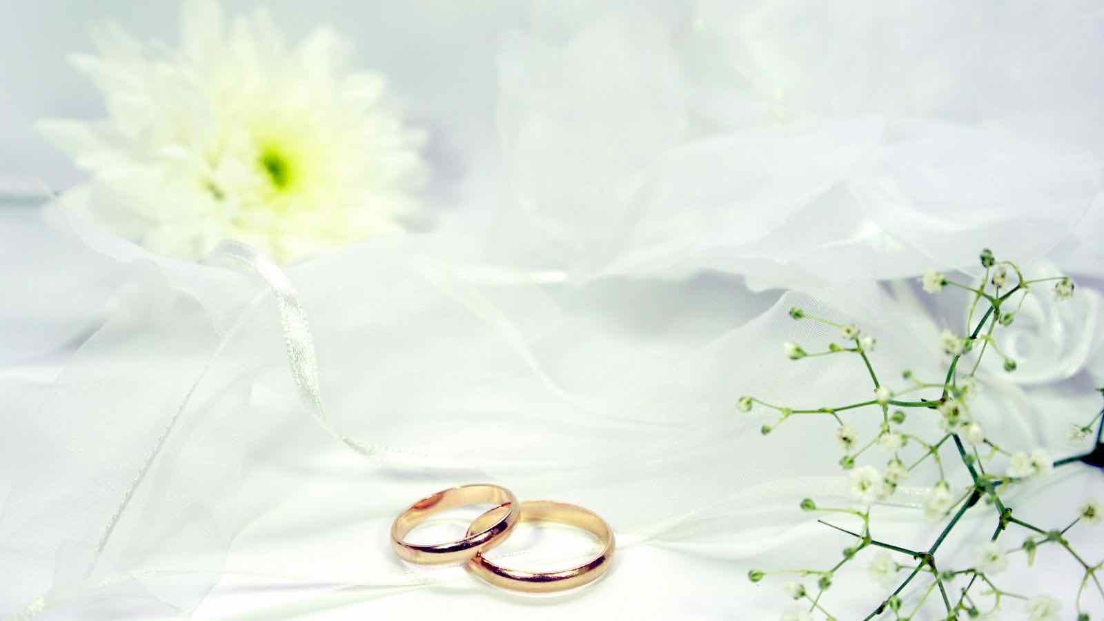 結婚式プロフィールの面白い質問40選